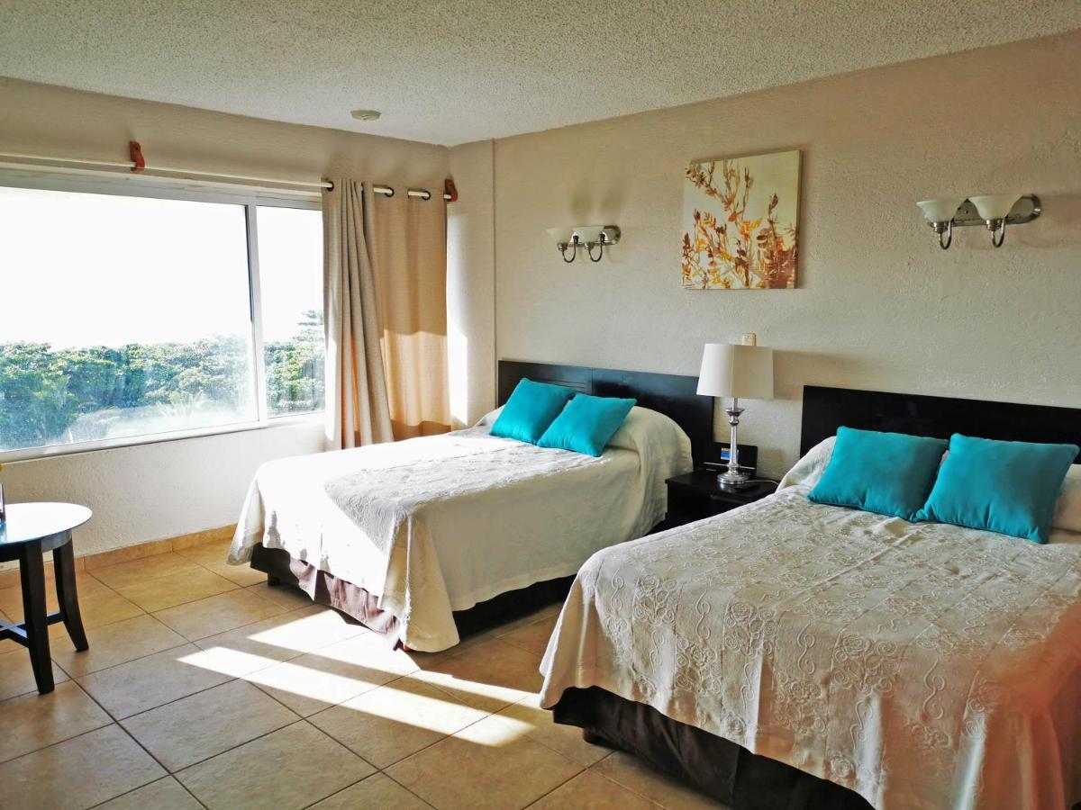 Brisas Beachfront Studios In Hotel Zone Cancún Buitenkant foto