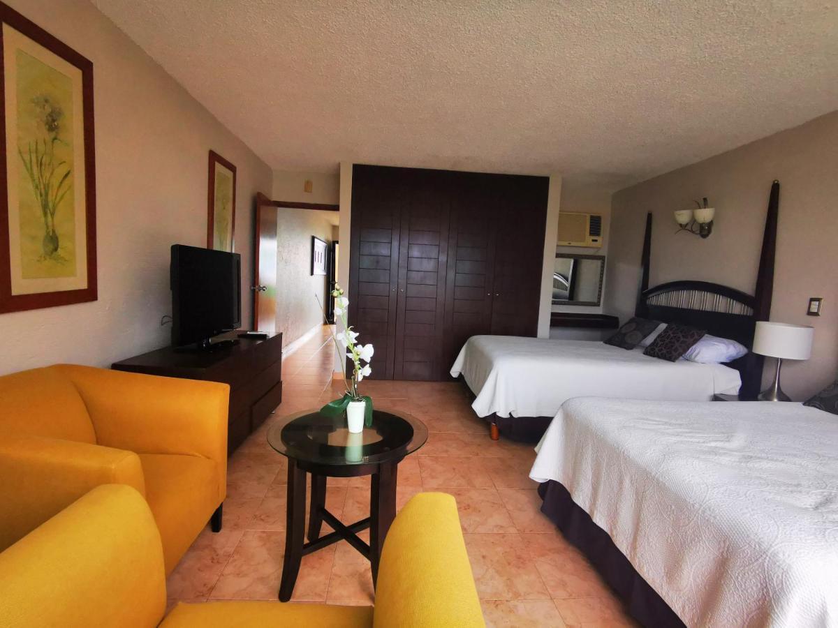 Brisas Beachfront Studios In Hotel Zone Cancún Buitenkant foto