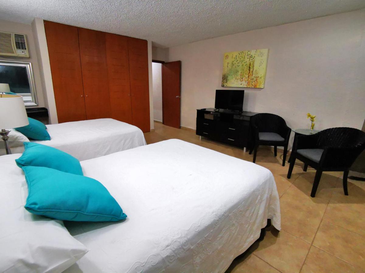 Brisas Beachfront Studios In Hotel Zone Cancún Buitenkant foto