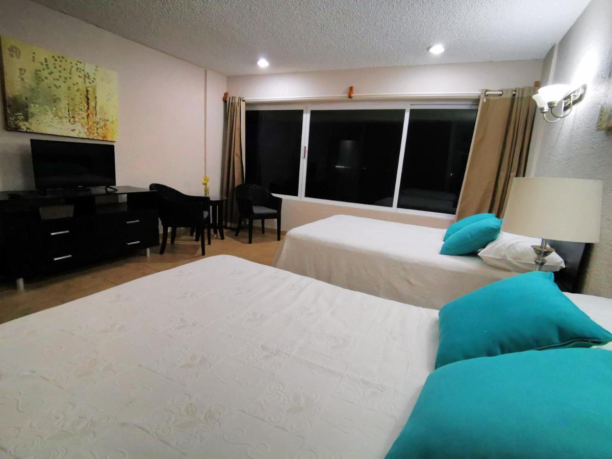 Brisas Beachfront Studios In Hotel Zone Cancún Buitenkant foto